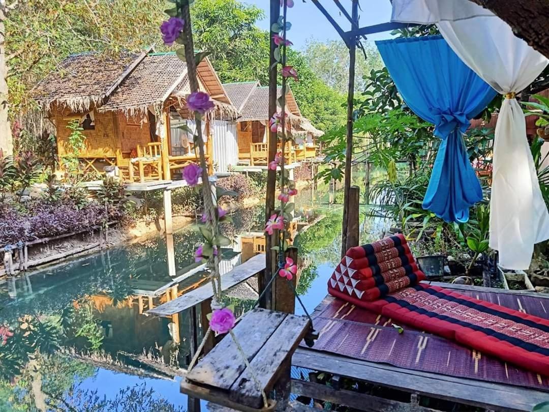 Nakhon Si Ban Na Homestay Nakhon Si Thammarat Esterno foto